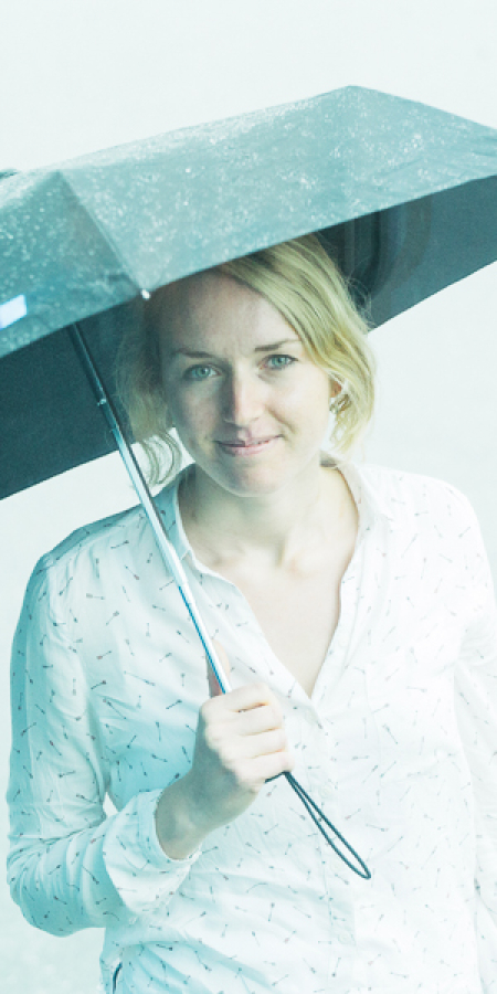Gritec - C.B unter einem Regenschirm 